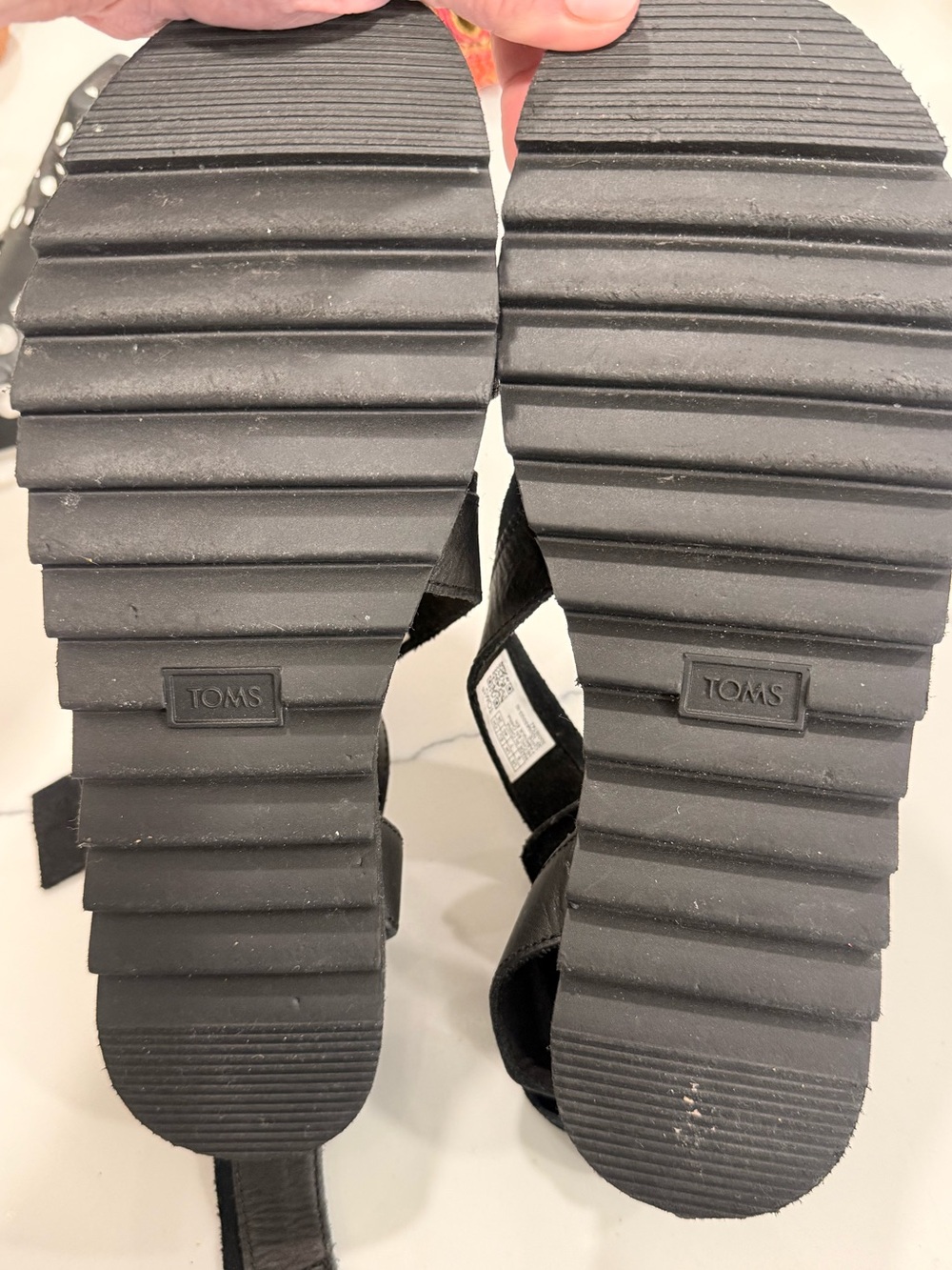 Toms- Sydney leather strap sandal sz 9 - Picture 12 of 13